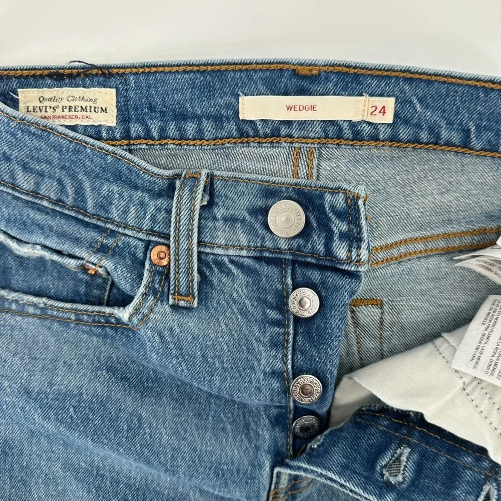 Levis ***visible stain